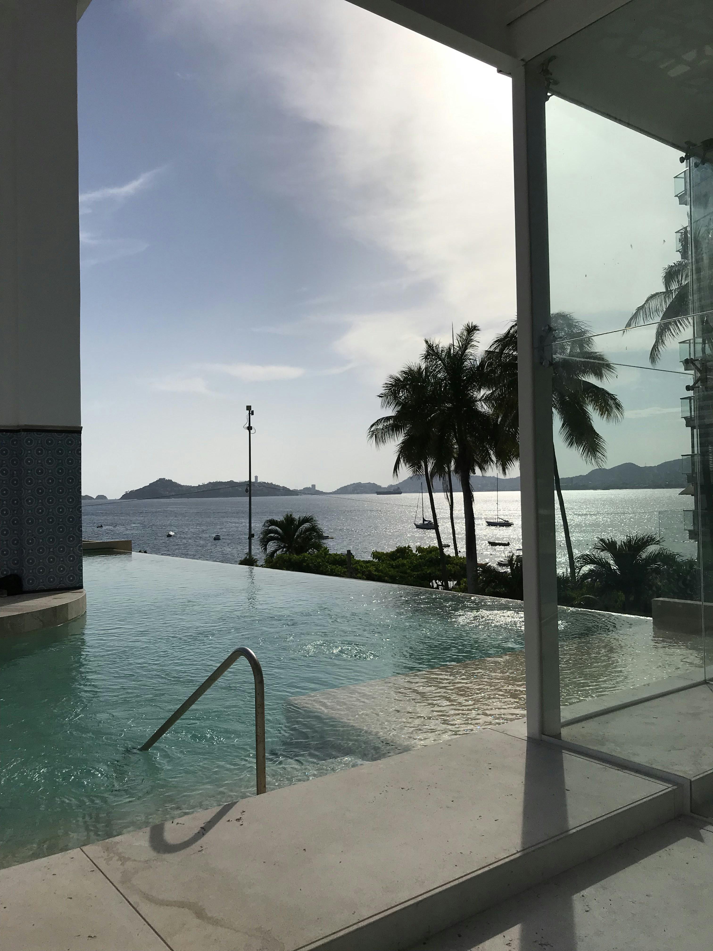 Pelican Hill Resort infinity pool with panoramic Pacific Ocean views